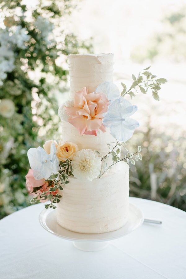 How to make floral wedding cake decorations